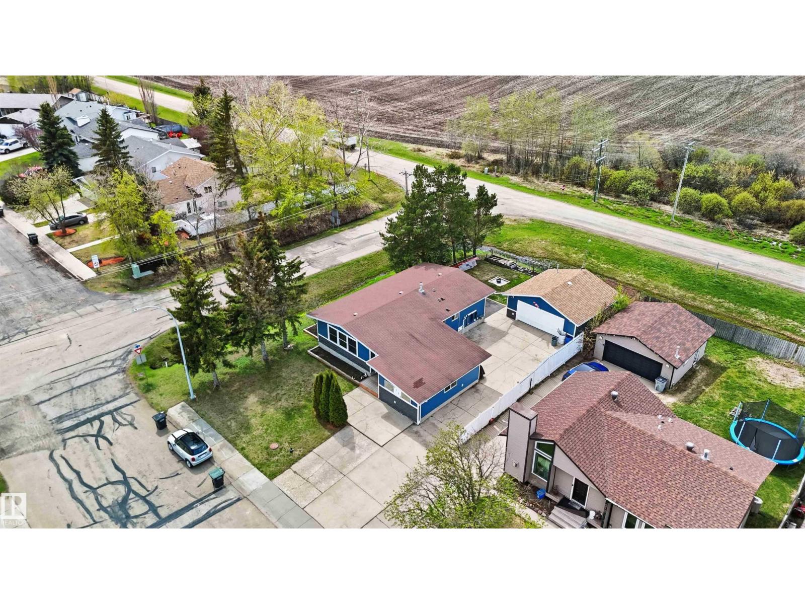 5104 56 ST - 65