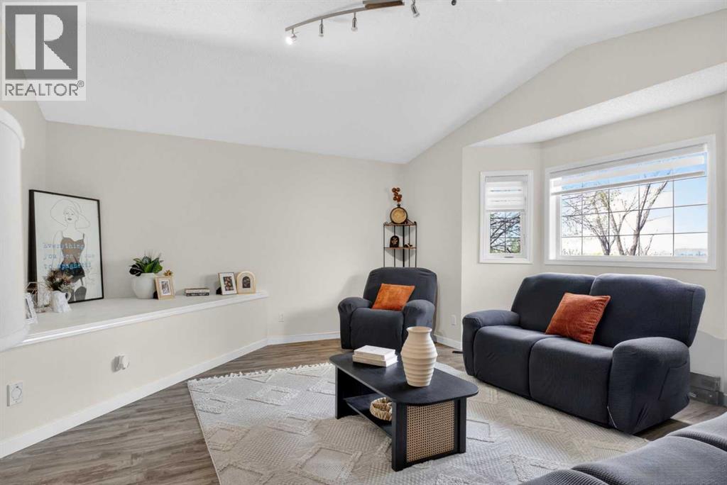 3271 Douglasdale Boulevard SE - 36