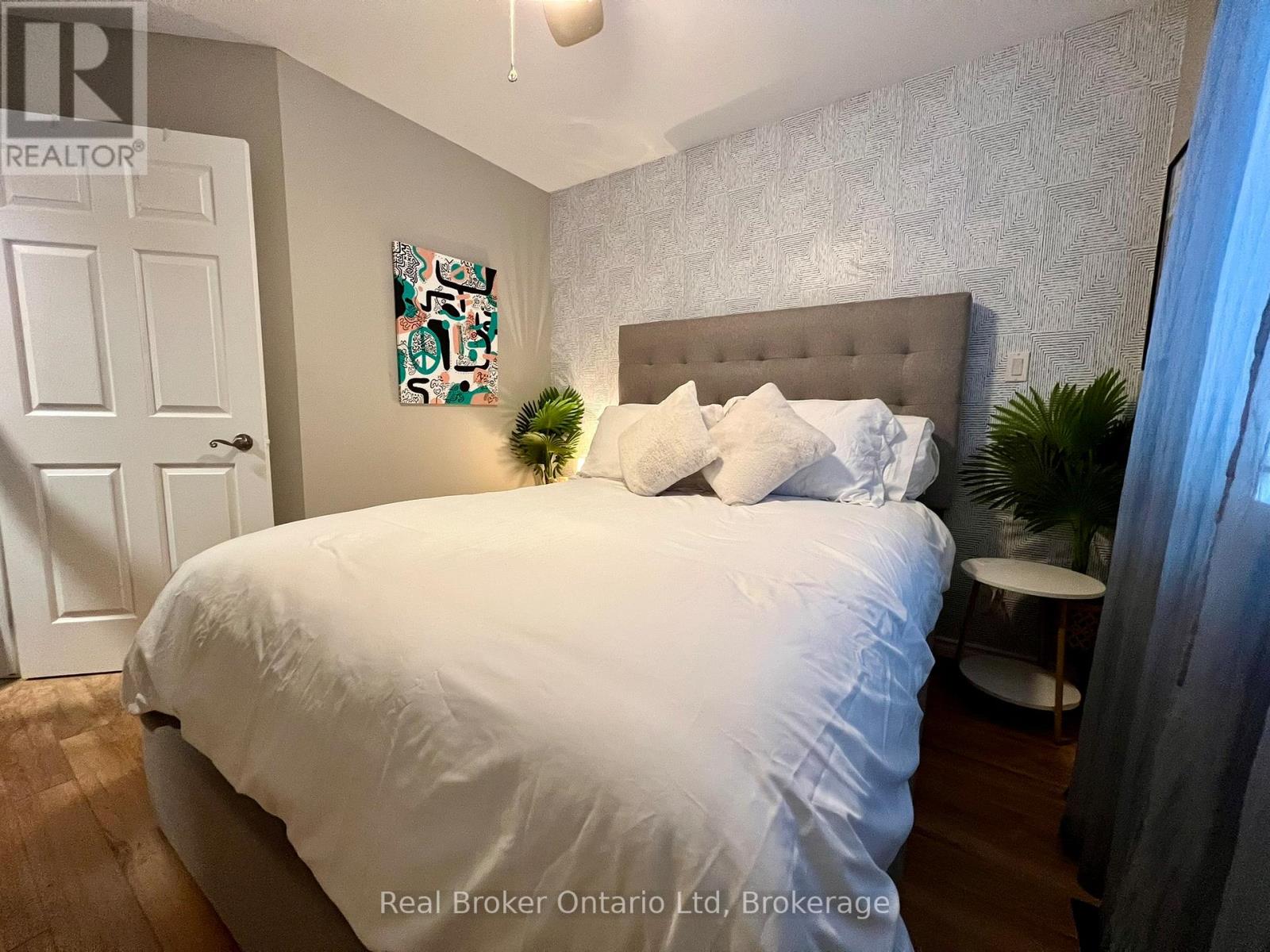208 SECOND AVENUE S - 11