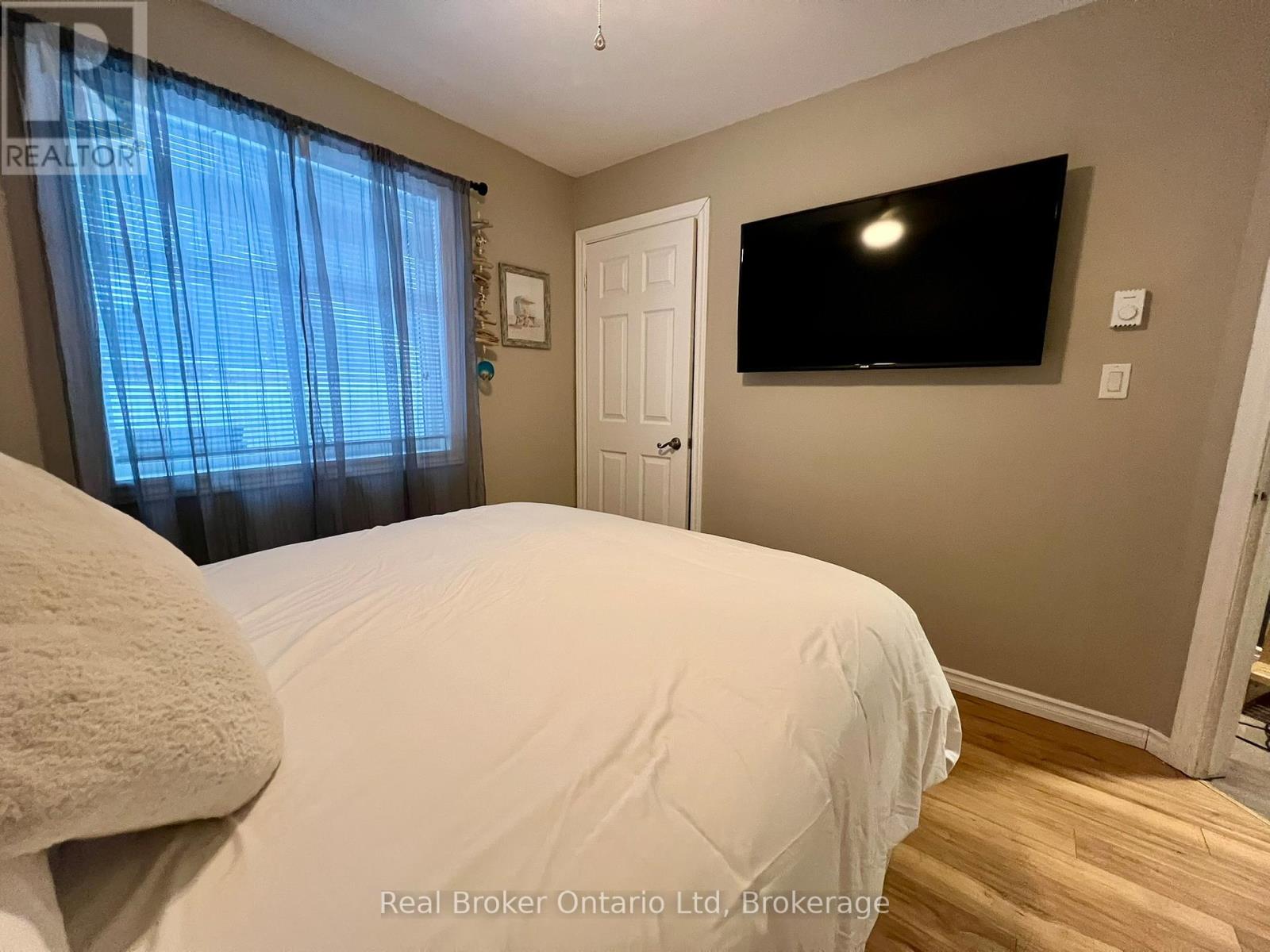 208 SECOND AVENUE S - 12