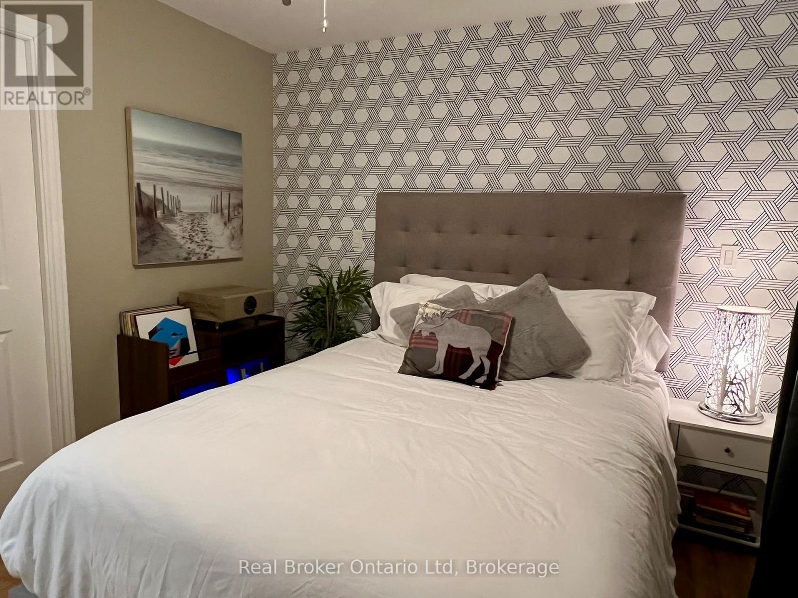 208 SECOND AVENUE S - 17