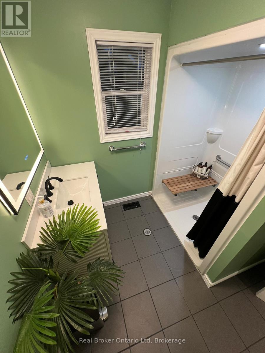 208 SECOND AVENUE S - 18