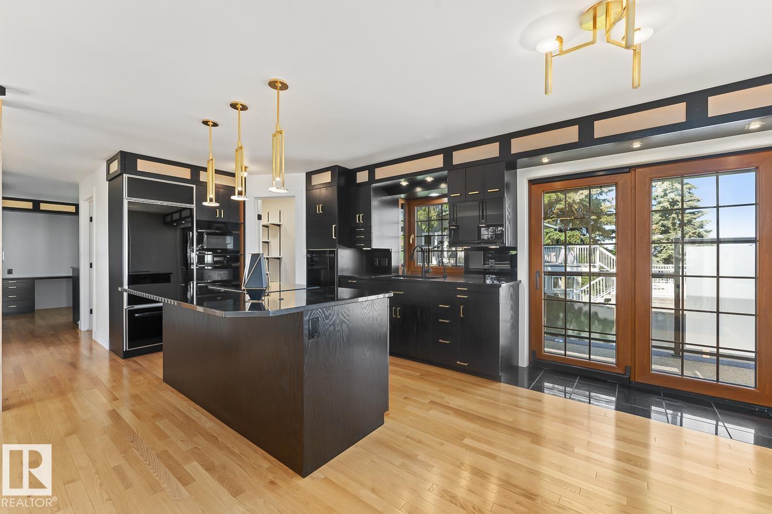 305 LAKESHORE DR - 14