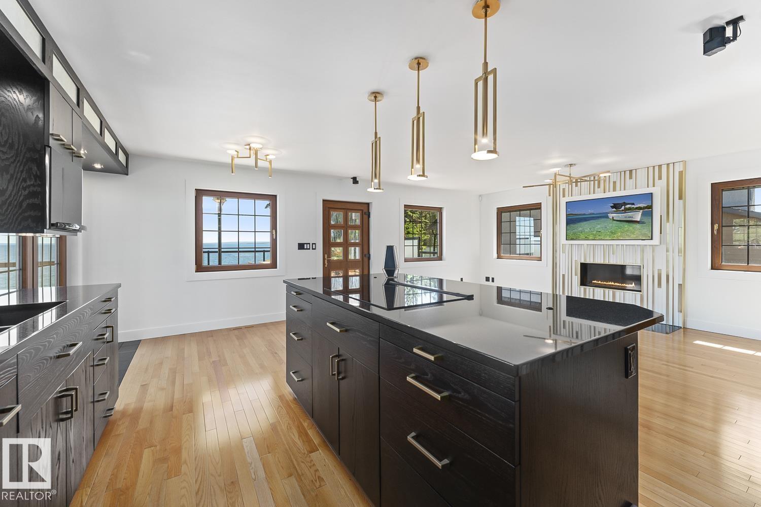 305 LAKESHORE DR - 15