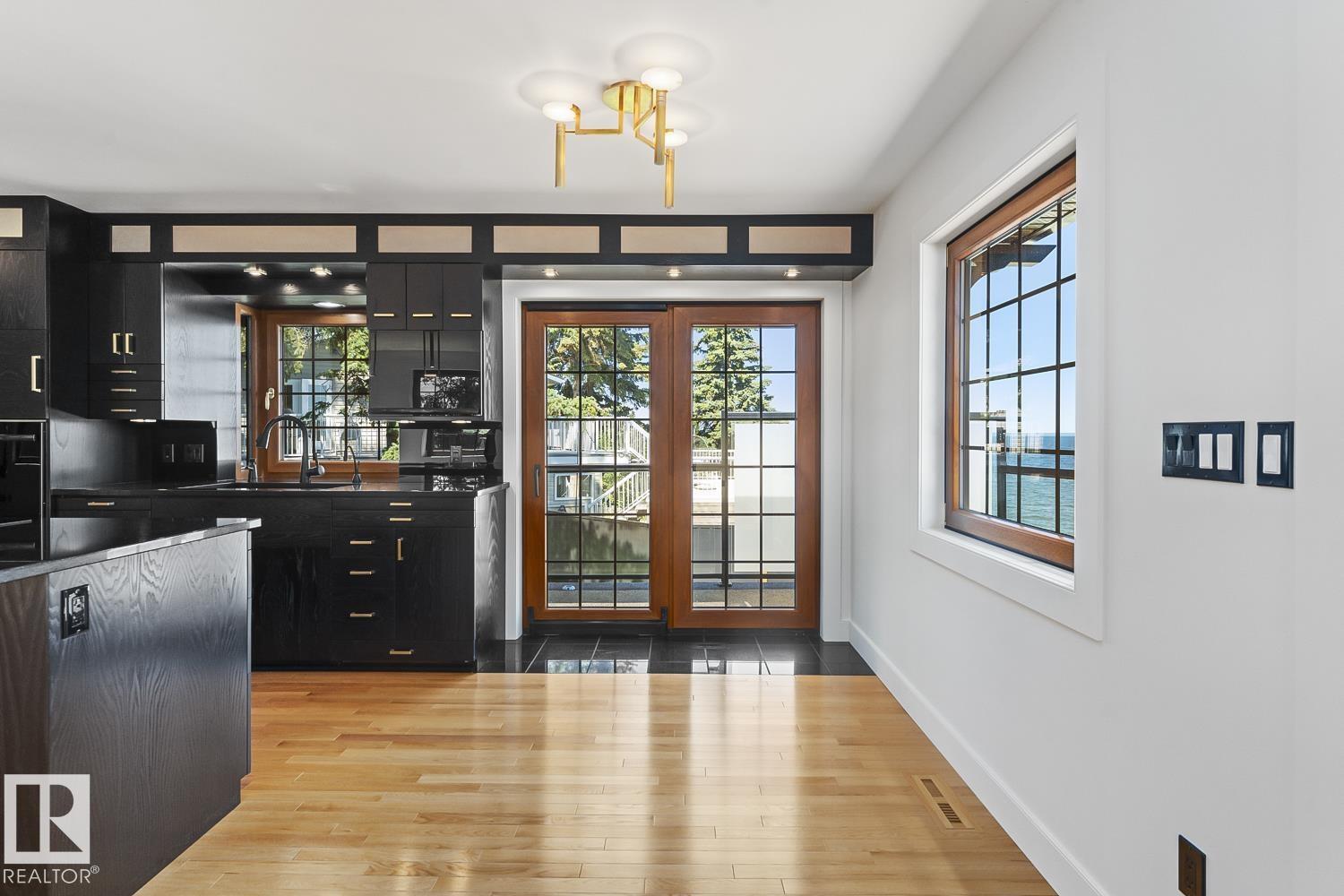 305 LAKESHORE DR - 20