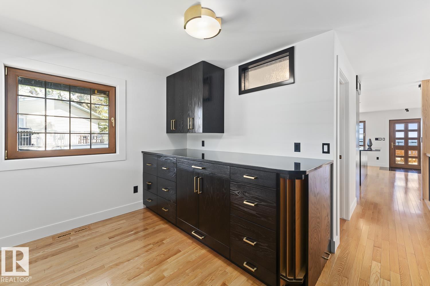 305 LAKESHORE DR - 22