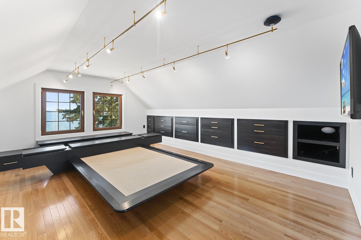 305 LAKESHORE DR - 25