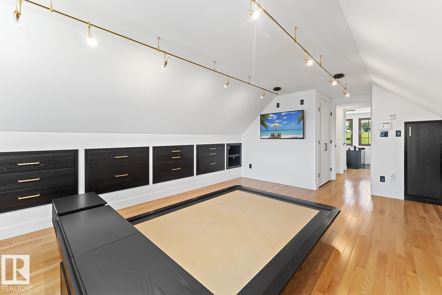 305 LAKESHORE DR - 26