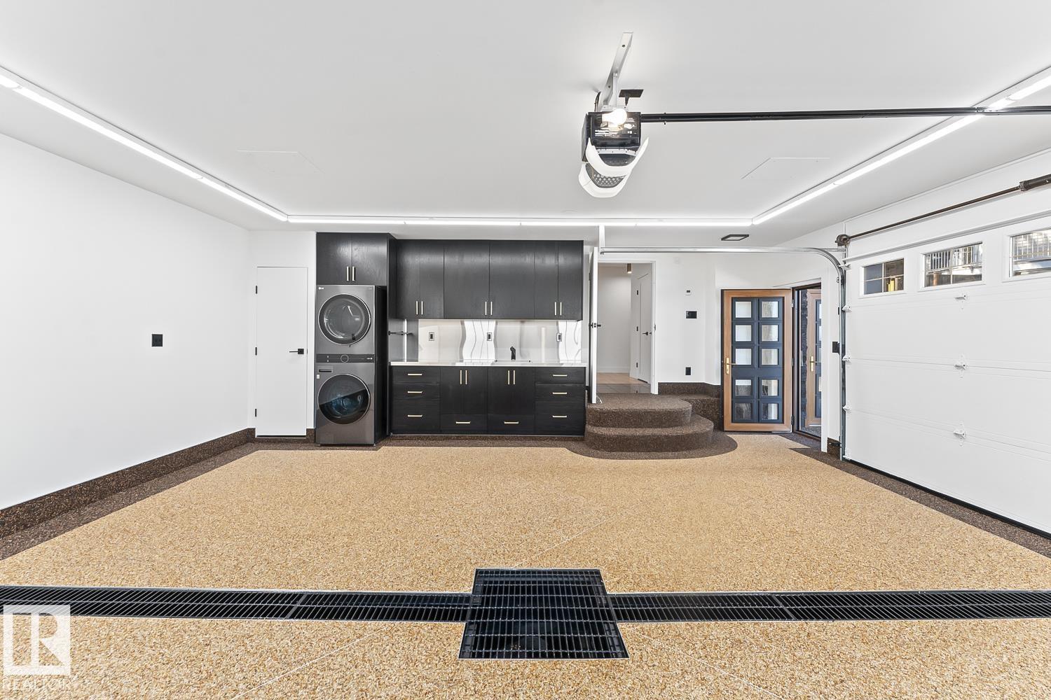 305 LAKESHORE DR - 46