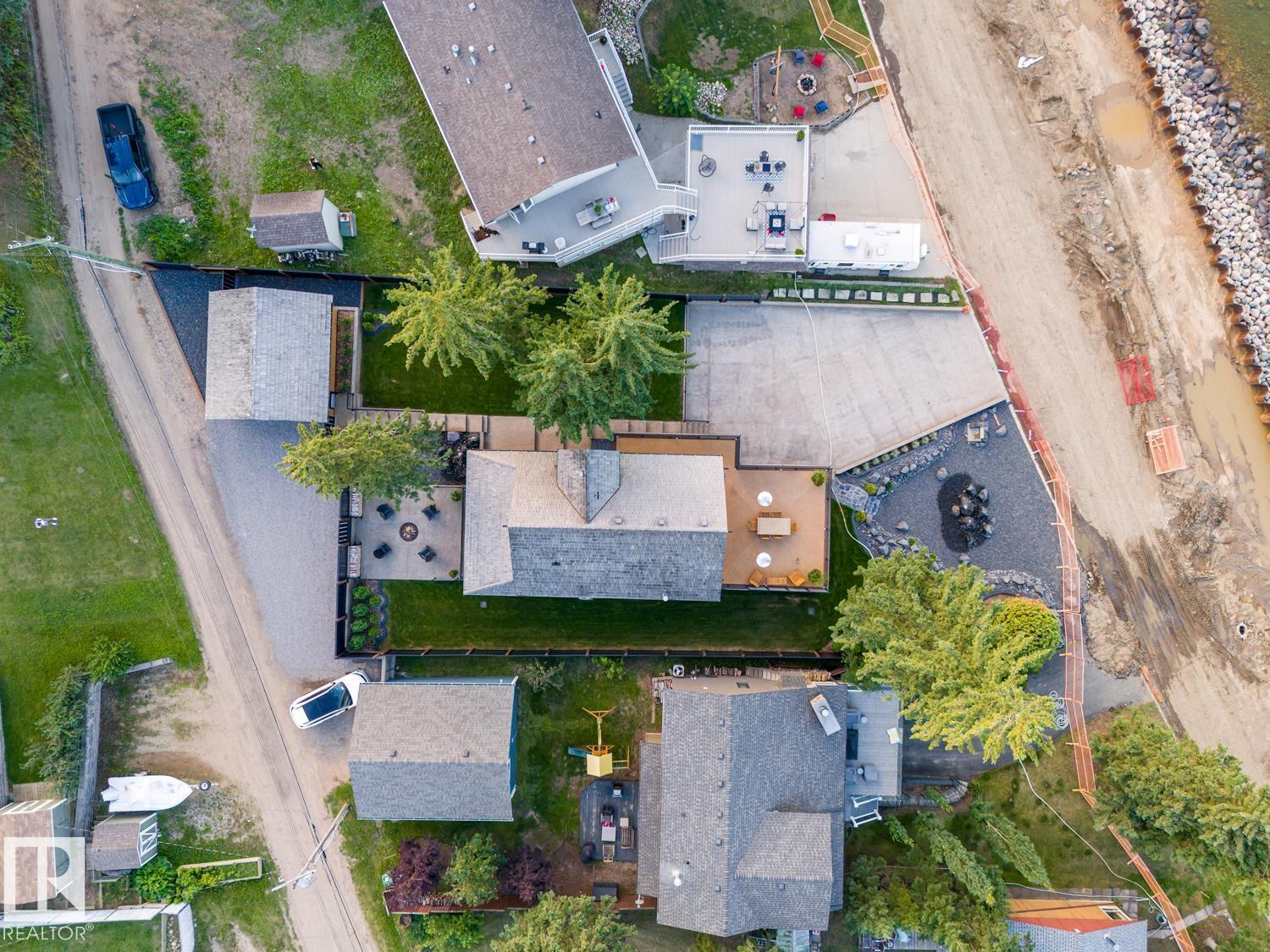 305 LAKESHORE DR - 51