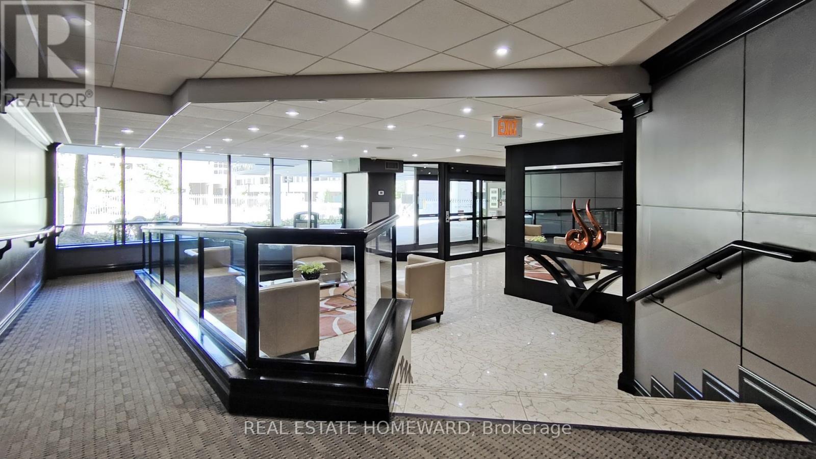 #623 77 MAITLAND PLACE - 5