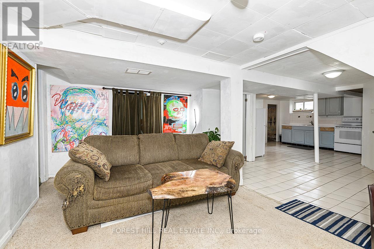667 PHARMACY AVENUE - 24