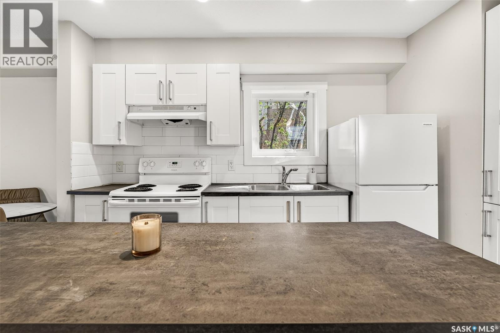 447 Athabasca STREET W - 20