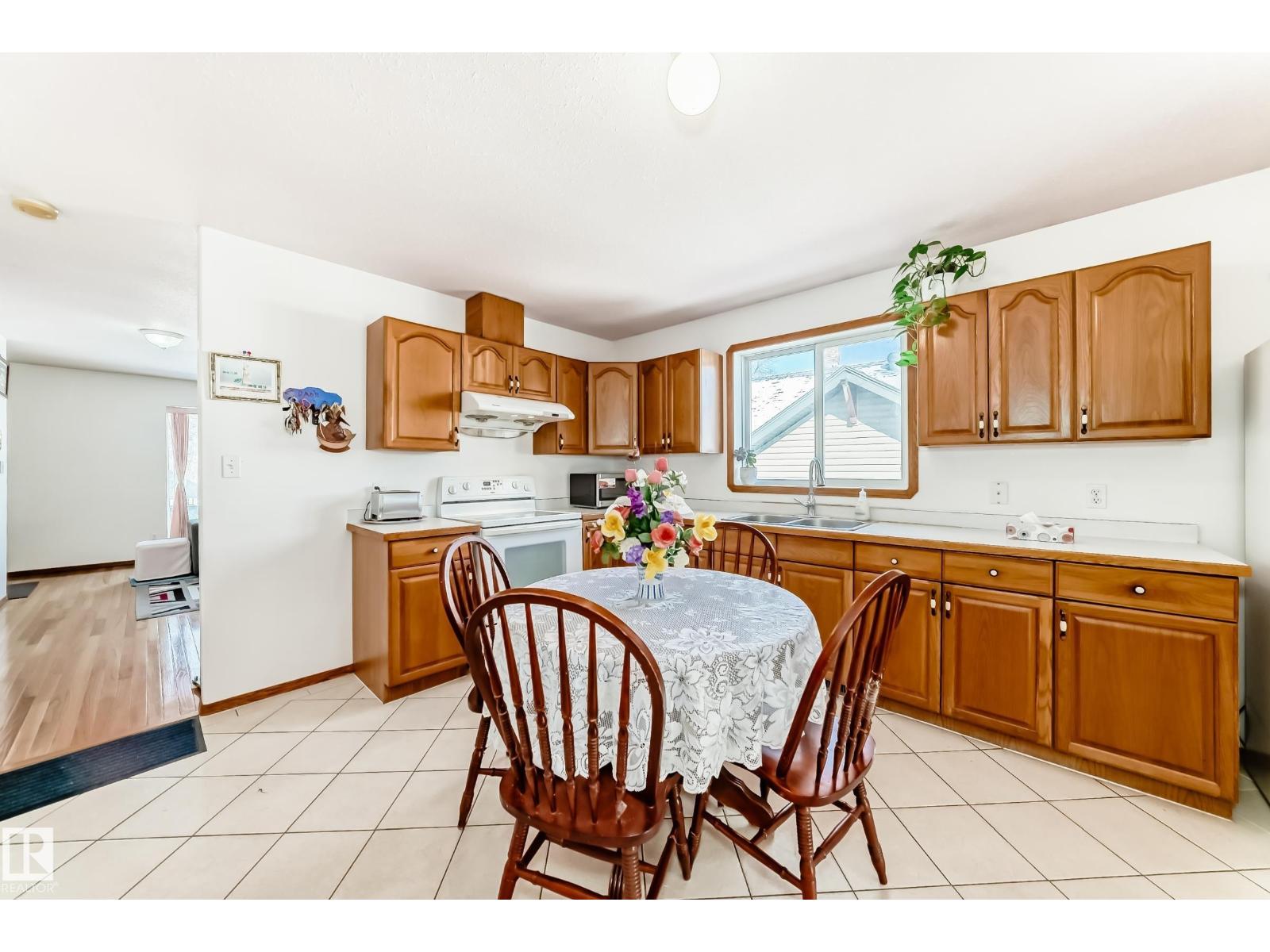 11913 80 ST NW, Edmonton