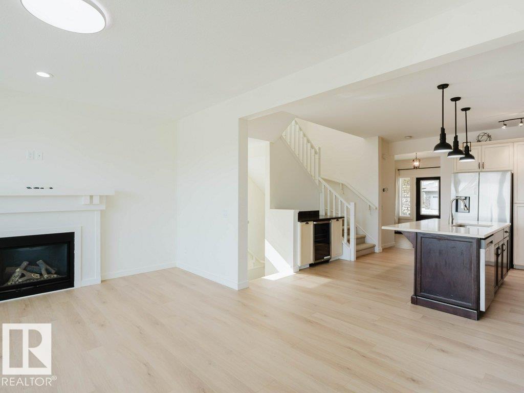 15867 11 AV SW - 12