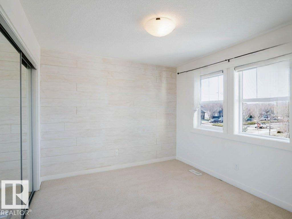 15867 11 AV SW - 32