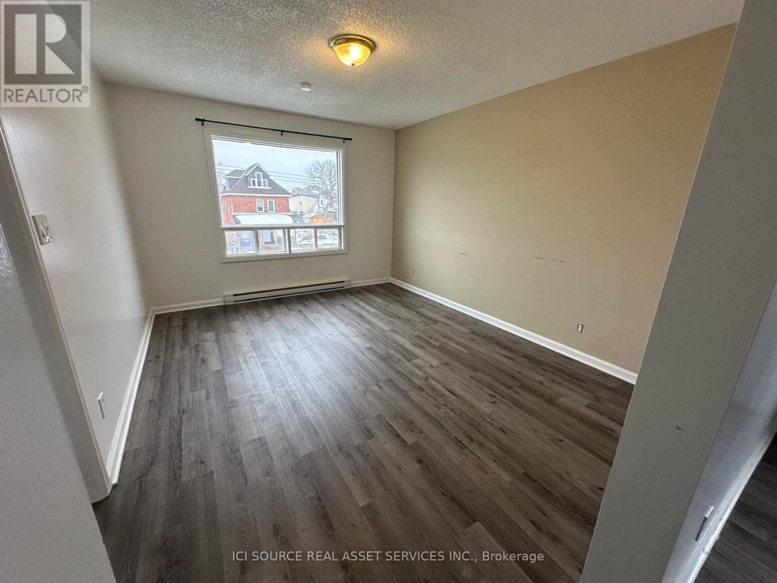 451 FIRST AVENUE W - 16