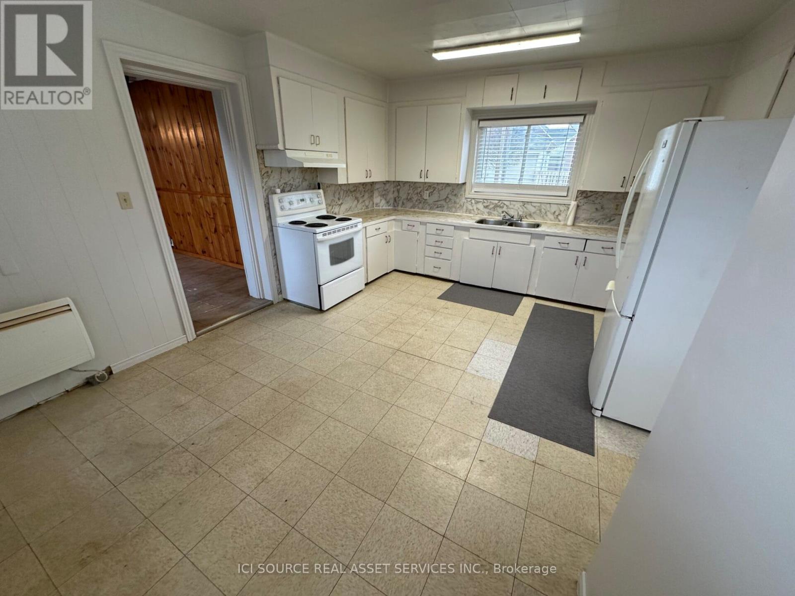 451 FIRST AVENUE W - 9