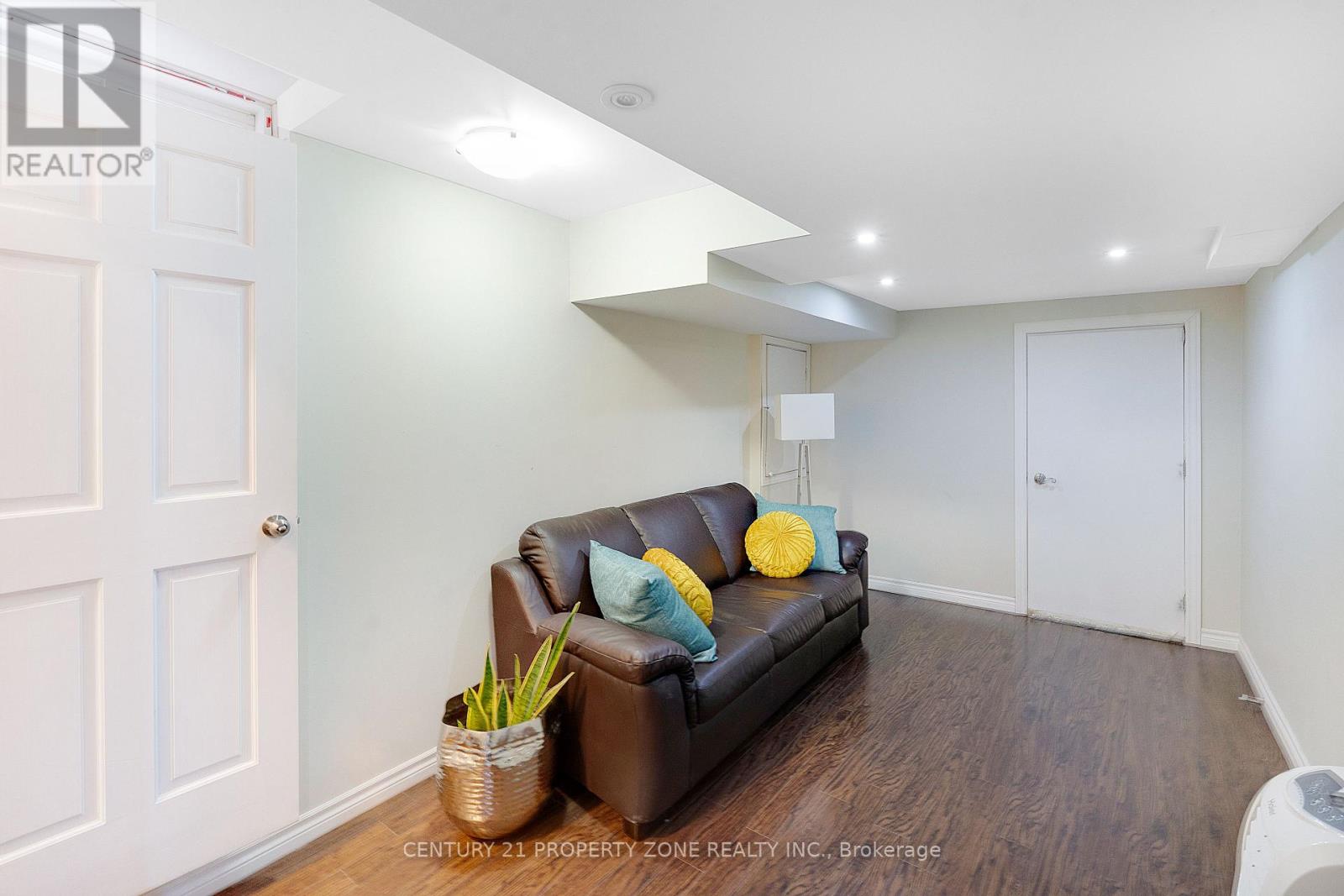19 BELLCREST ROAD - 27