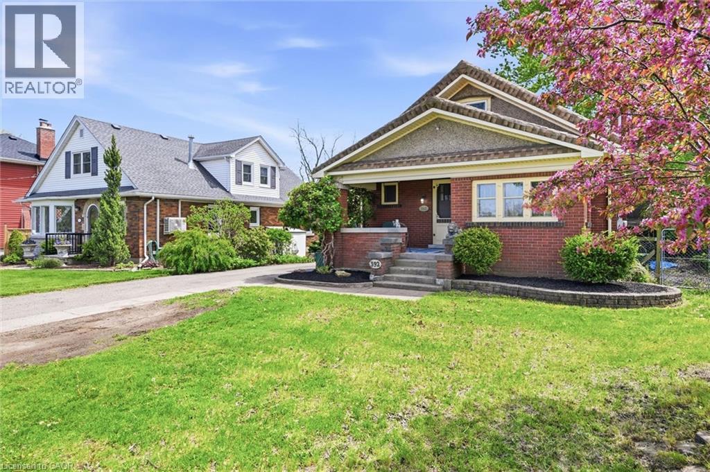 392 QUEENSTON Street - 4