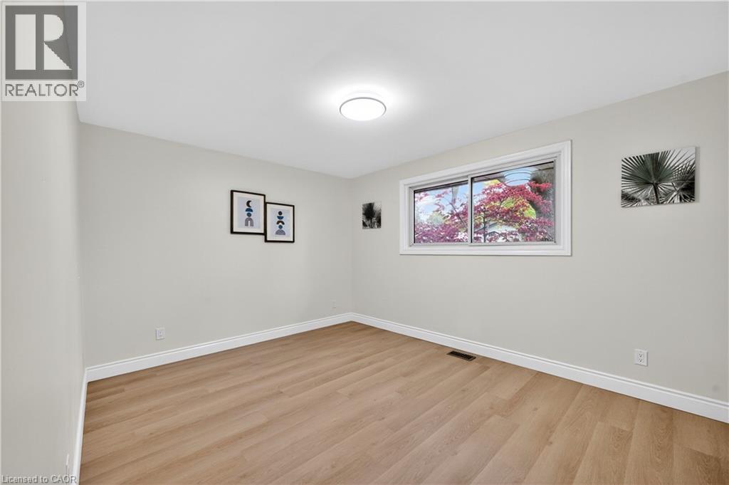 217 PINEGROVE Crescent - 18