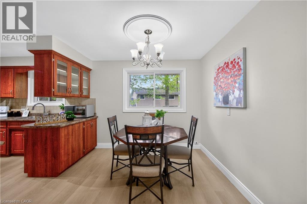 217 PINEGROVE Crescent - 11