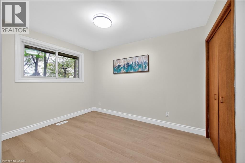 217 PINEGROVE Crescent - 22