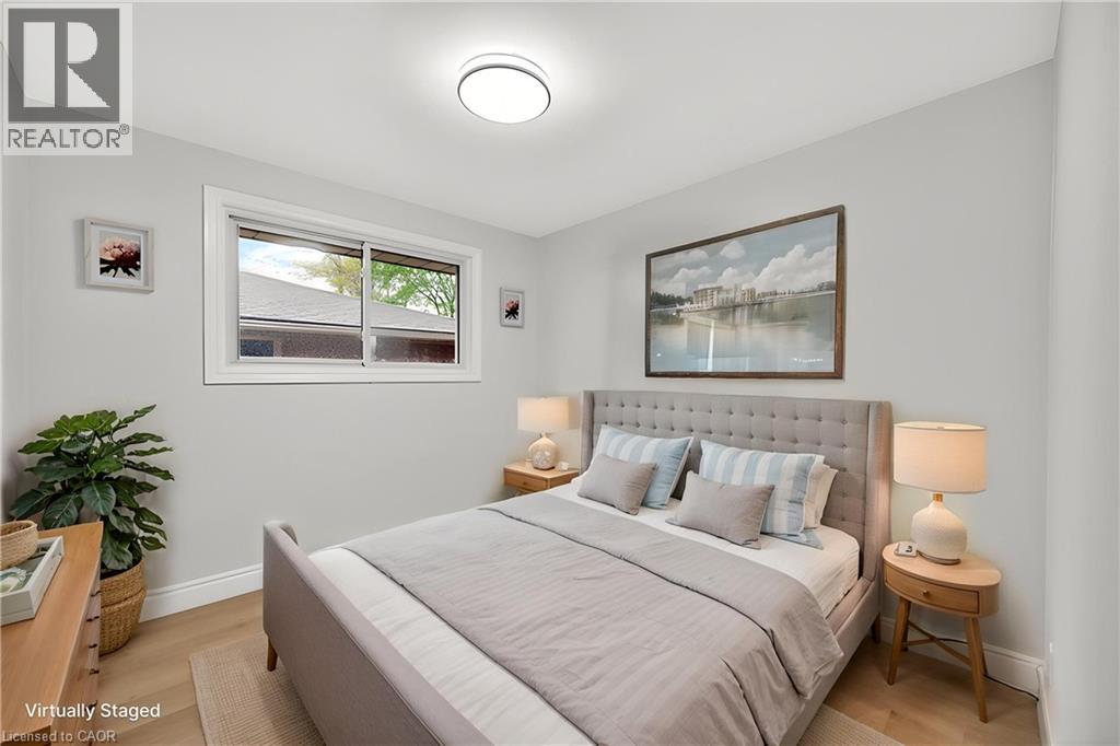 217 PINEGROVE Crescent - 19