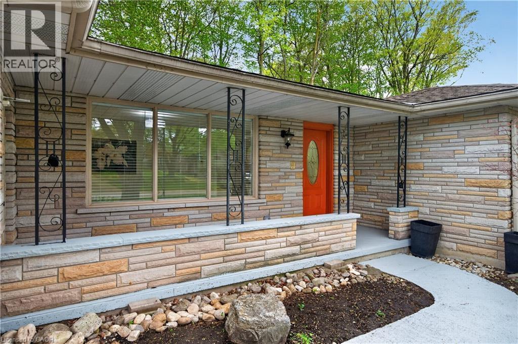 217 PINEGROVE Crescent - 4
