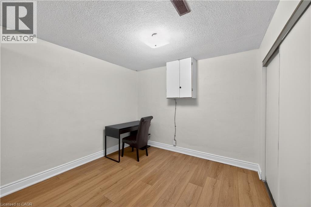 217 PINEGROVE Crescent - 31