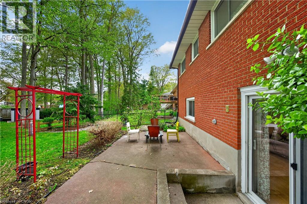 217 PINEGROVE Crescent - 37