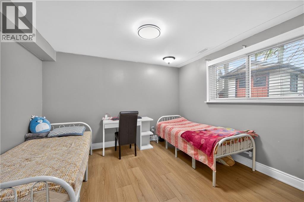 217 PINEGROVE Crescent - 28