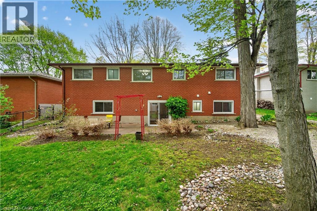 217 PINEGROVE Crescent - 38