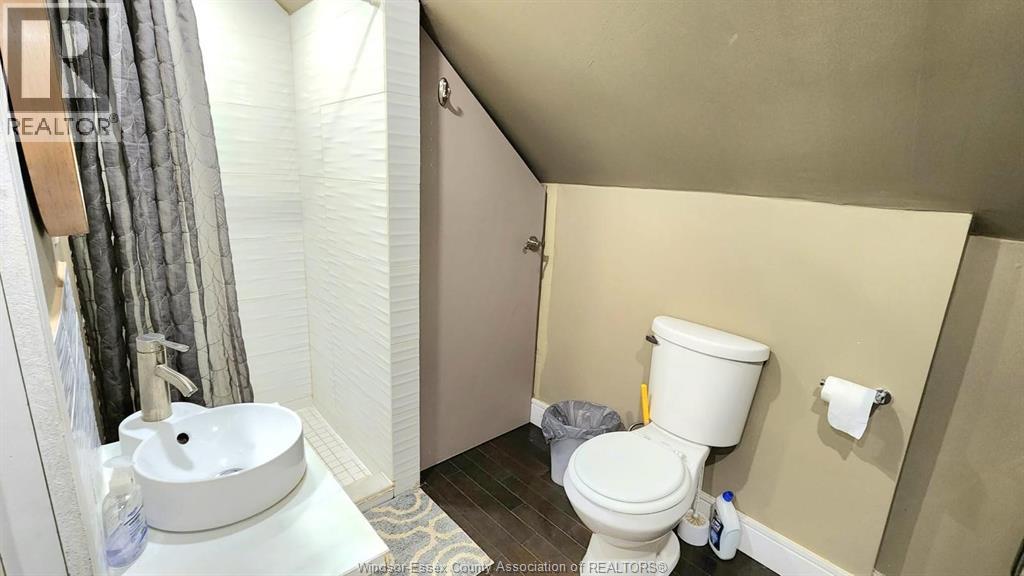22 UNIVERSITY AVENUE East Unit# UPPER, Windsor, Ontario, N9A2Y4 — Photo 6