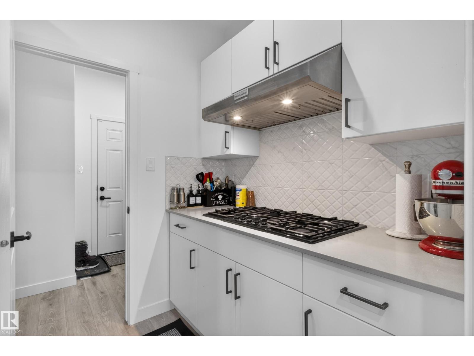 1412 11 AV NW - 11
