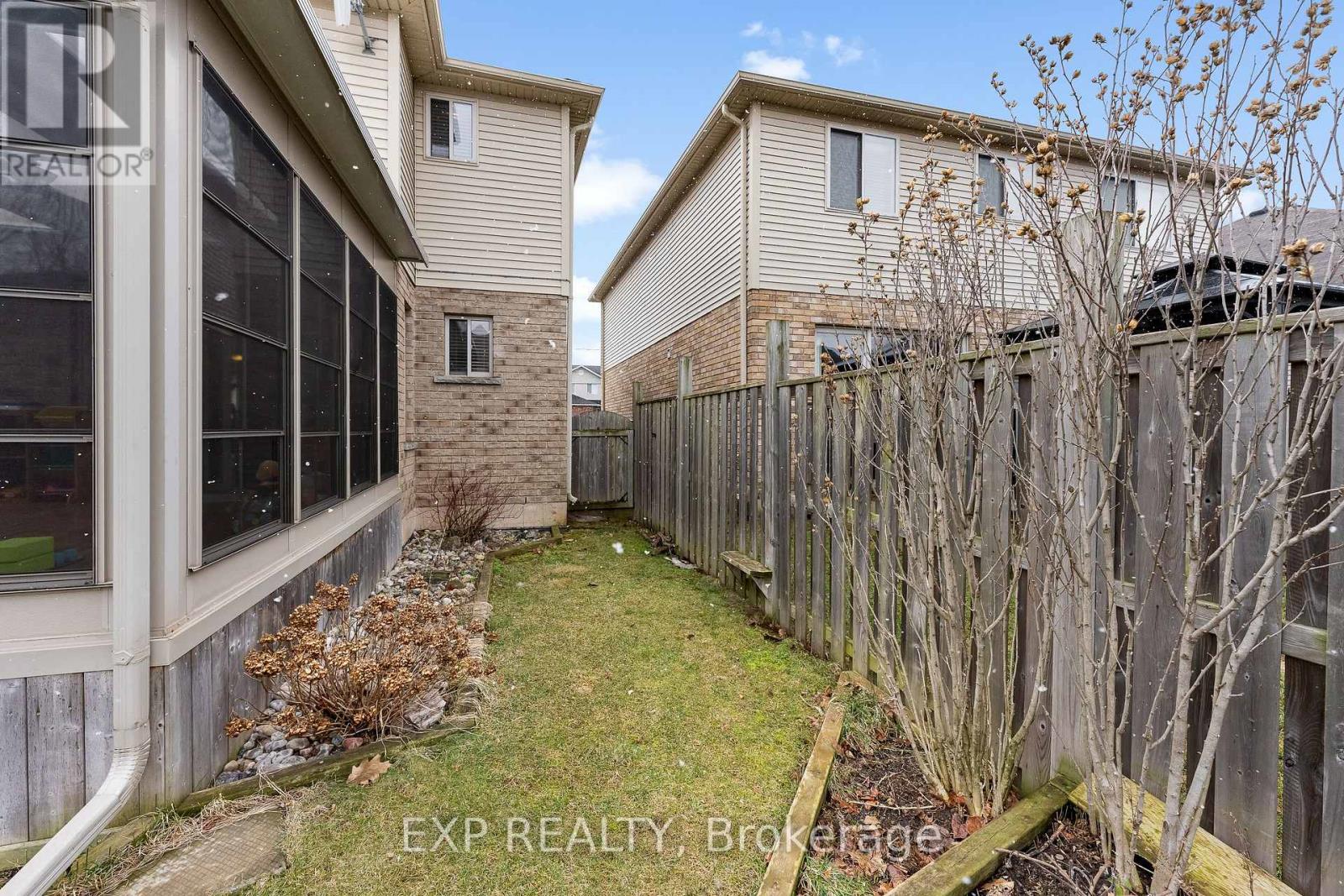 4875 JOHN STREET - 40