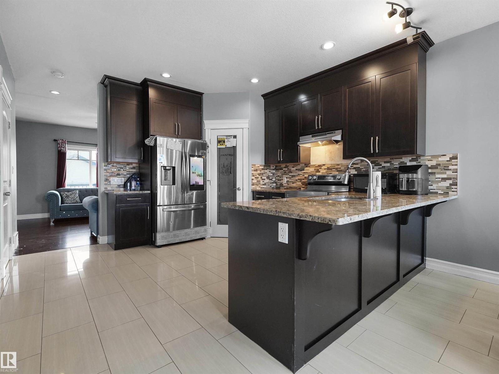 5192 1B AVE SW SW, Edmonton