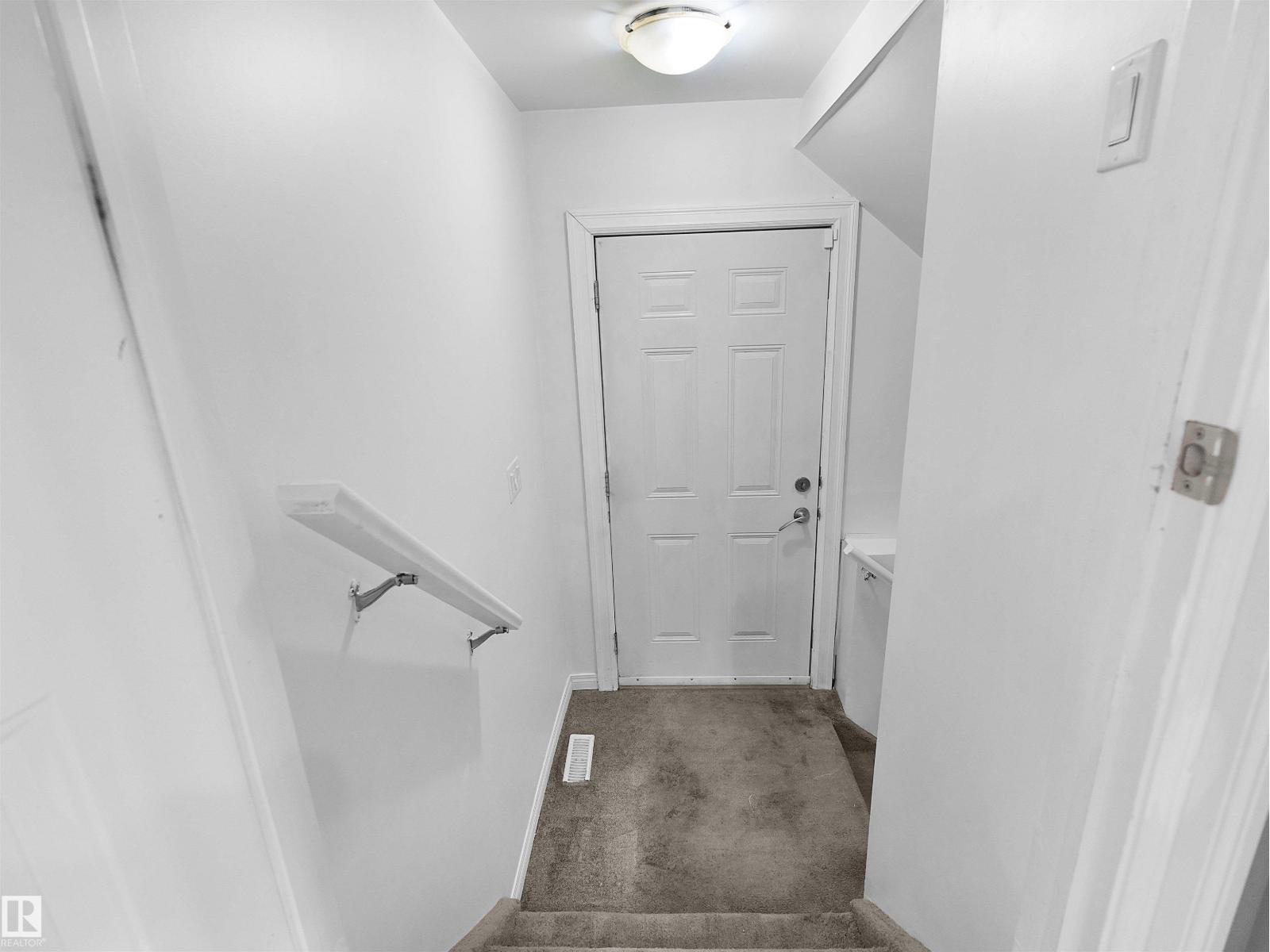 5192 1B AVE SW SW, Edmonton
