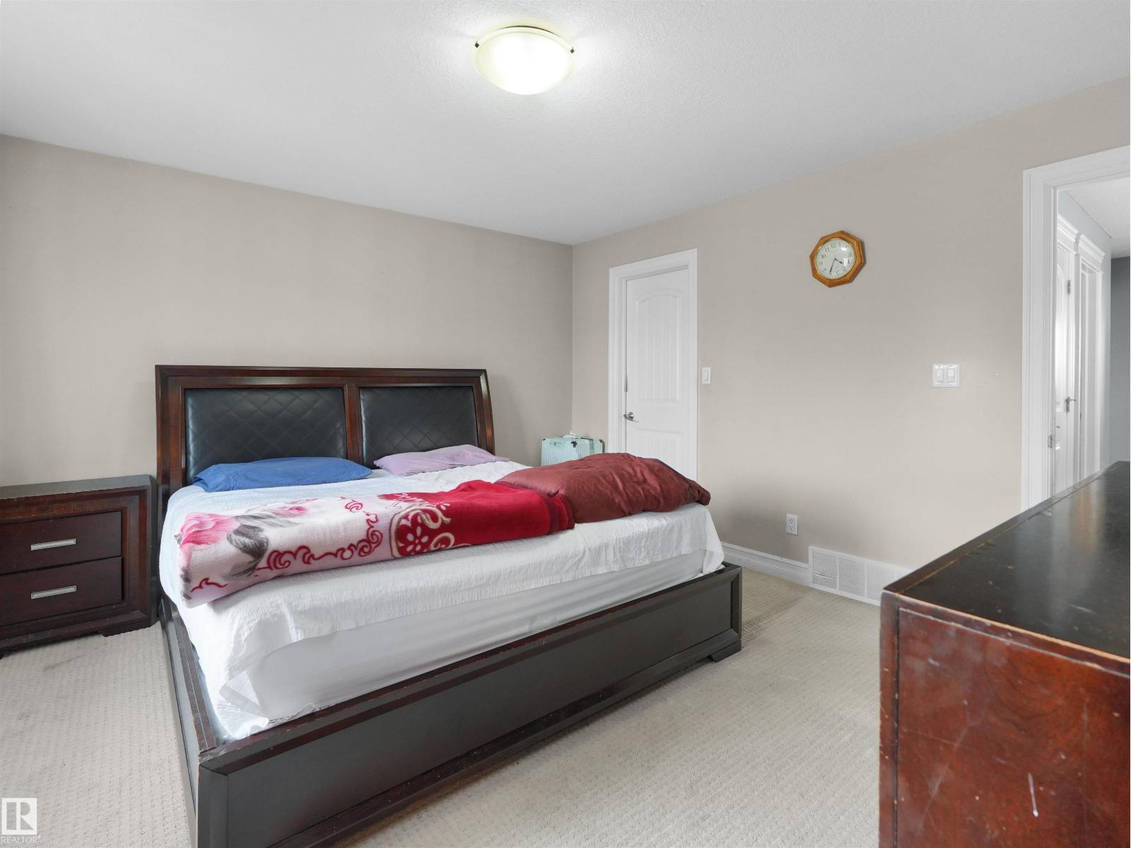 5192 1B AVE SW SW, Edmonton