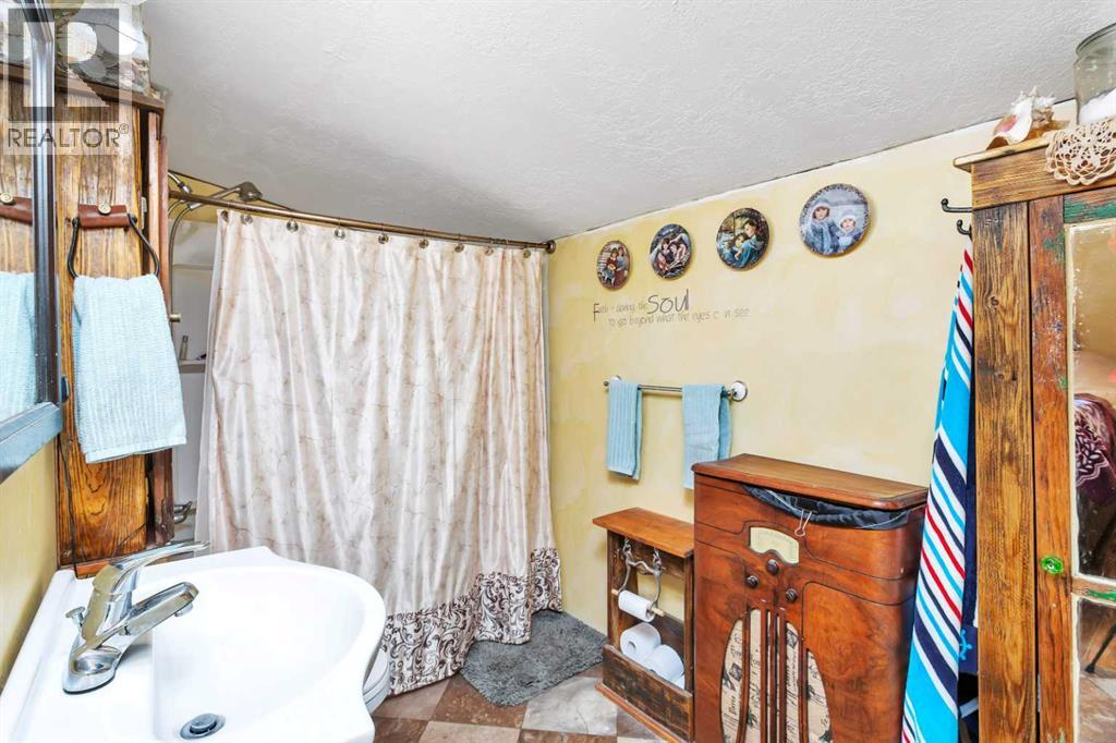 2nd floor bathroom