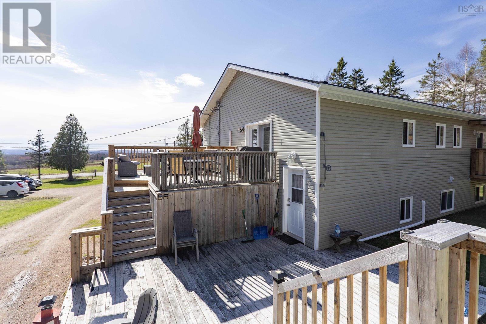 18372 Highway 2 - 30