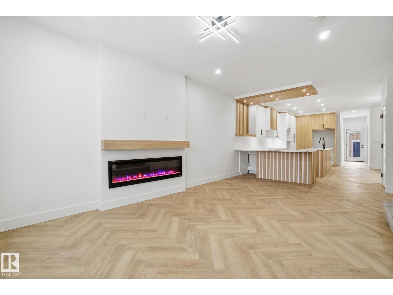 10919 79 AV NW - 14