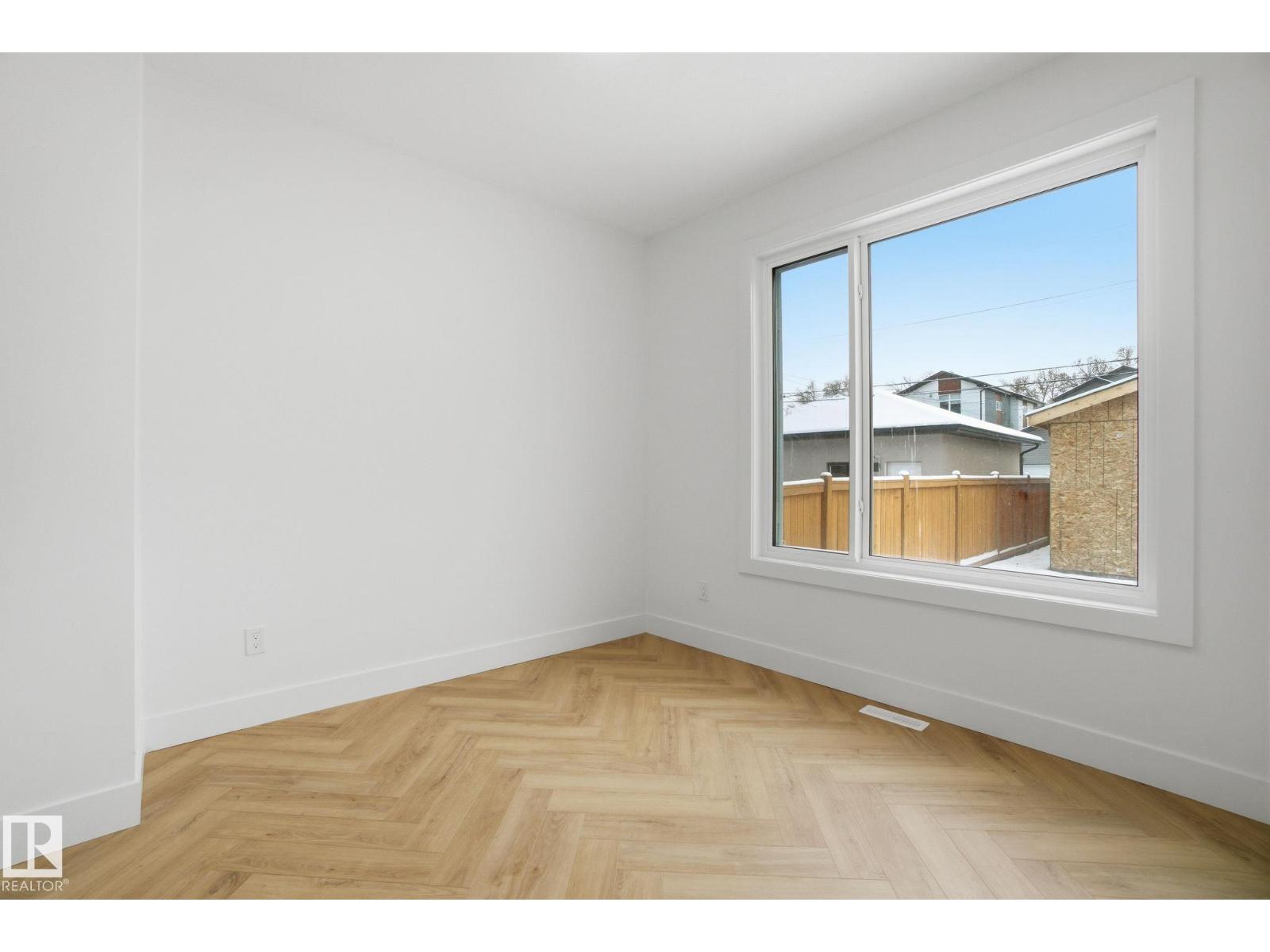 10919 79 AV NW - 24