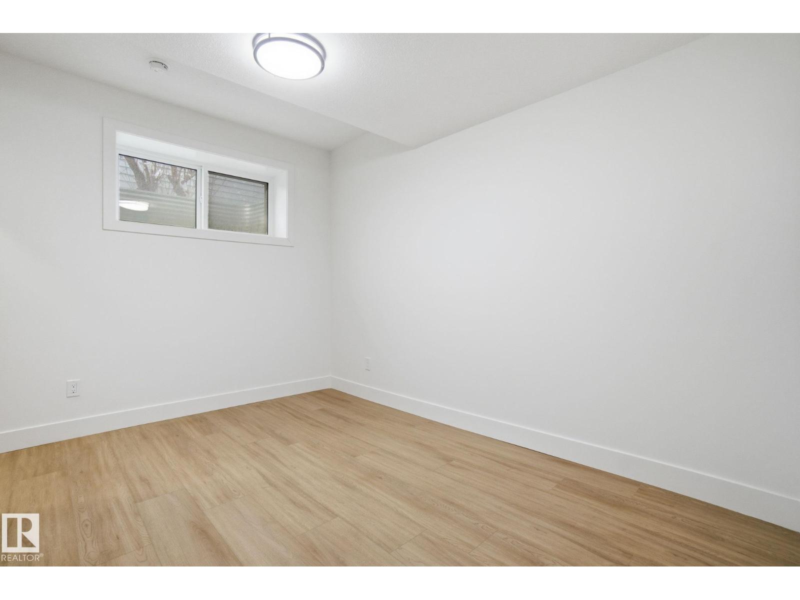 10919 79 AV NW - 61