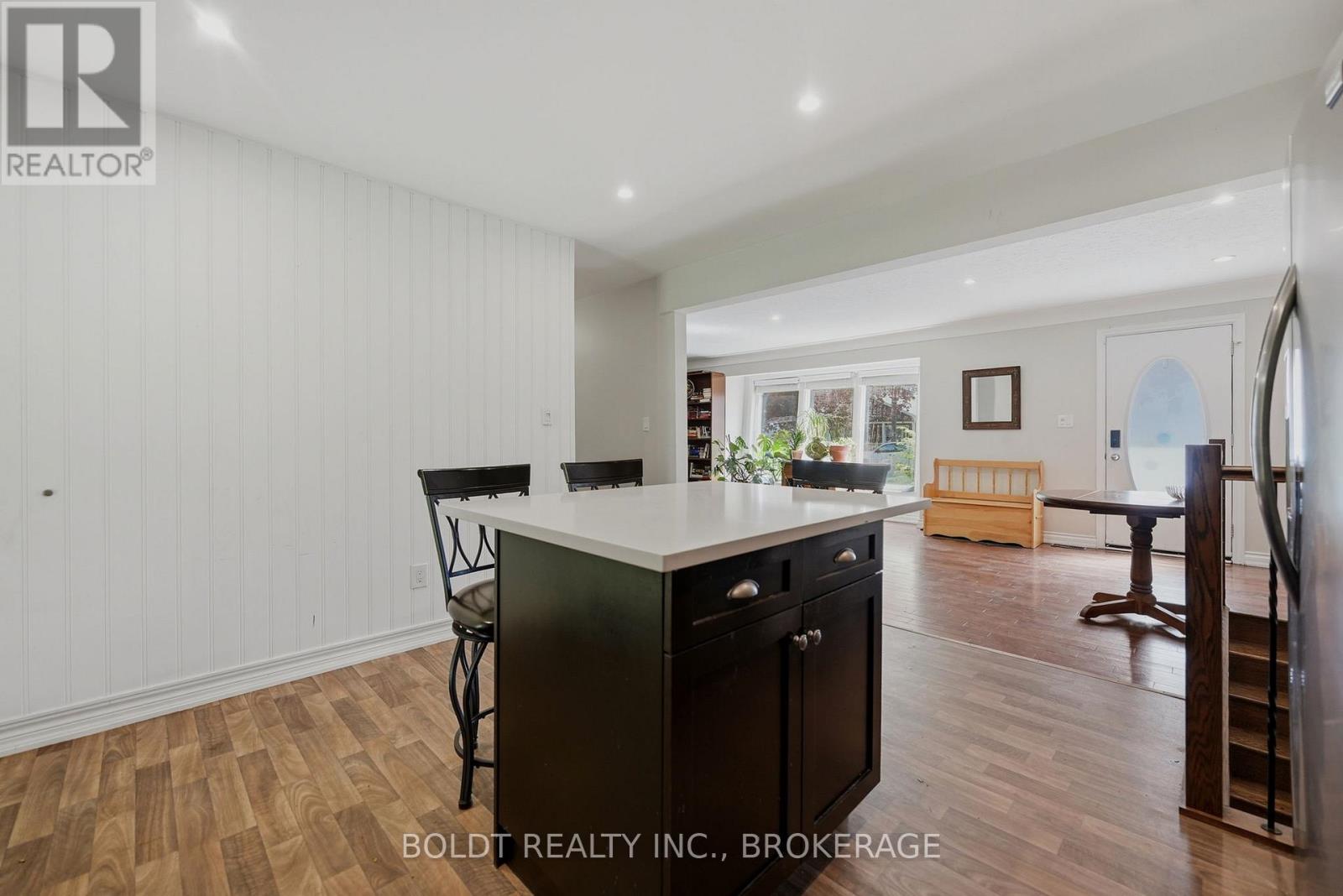 23 WOODELM DRIVE - 12