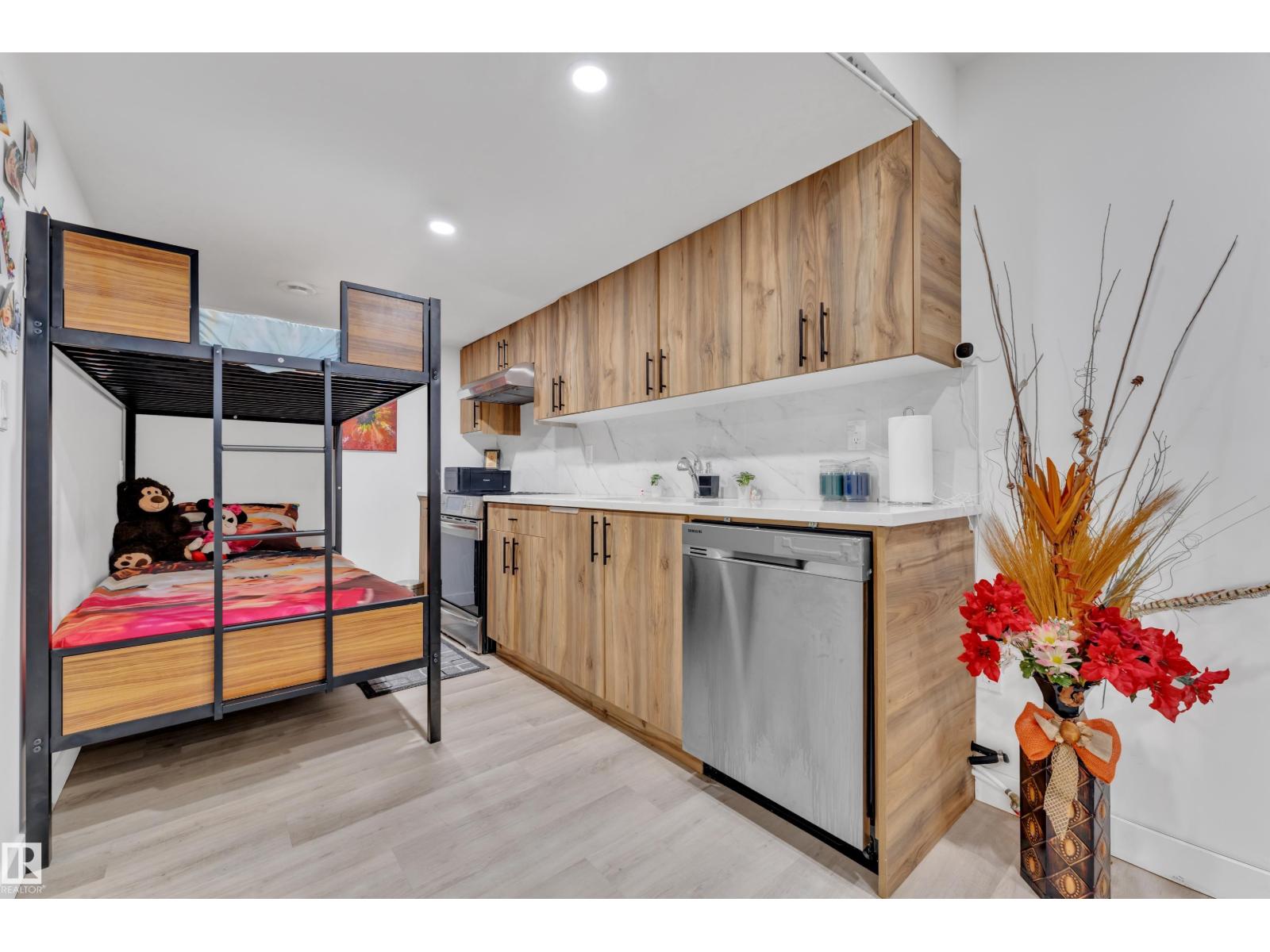 1645 PLUM CIRCLE CI SW - 31