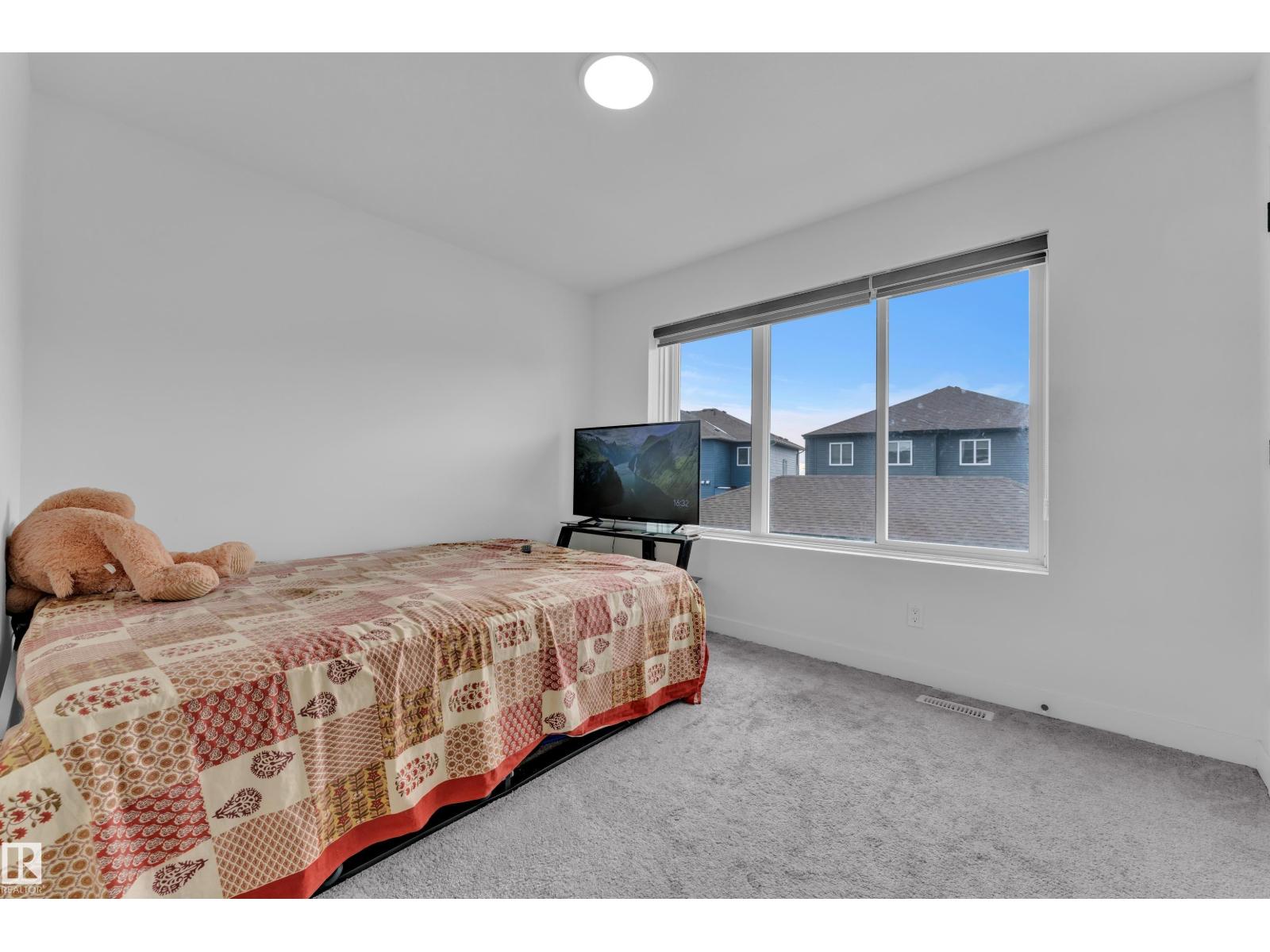1645 PLUM CIRCLE CI SW - 33