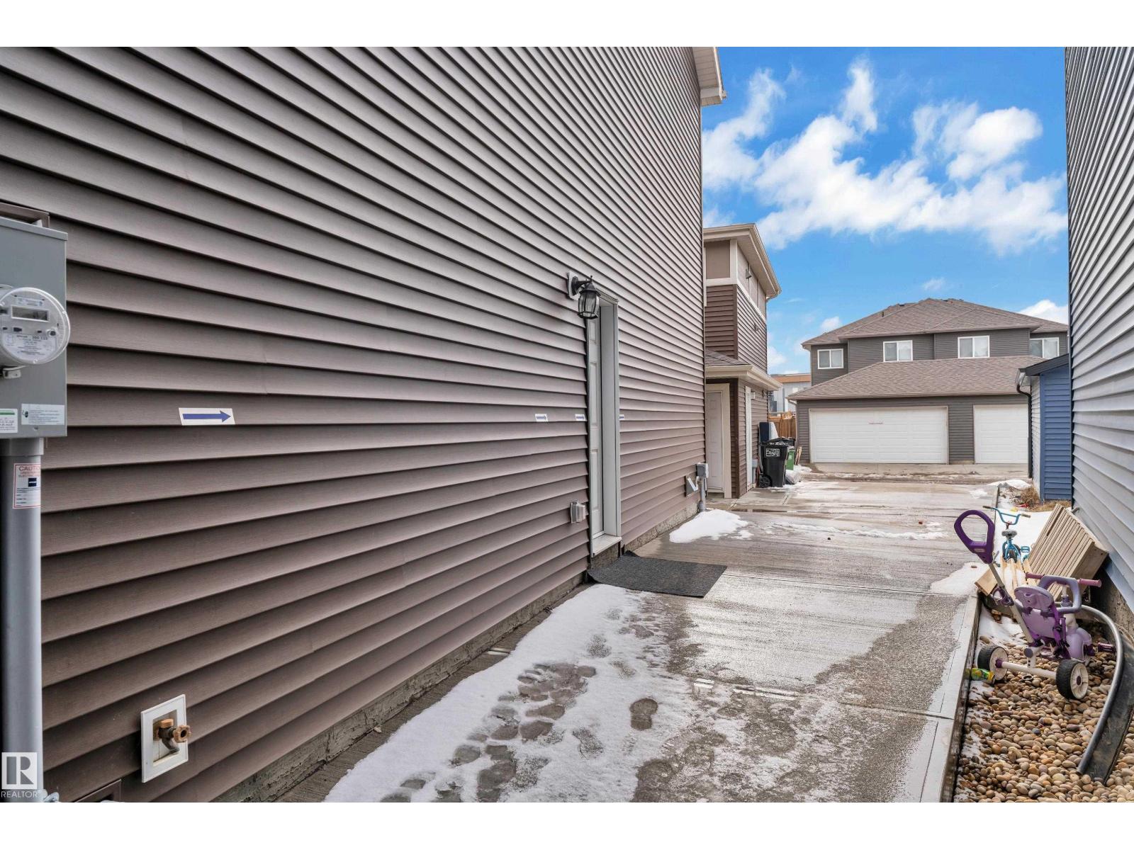 1645 PLUM CIRCLE CI SW - 40