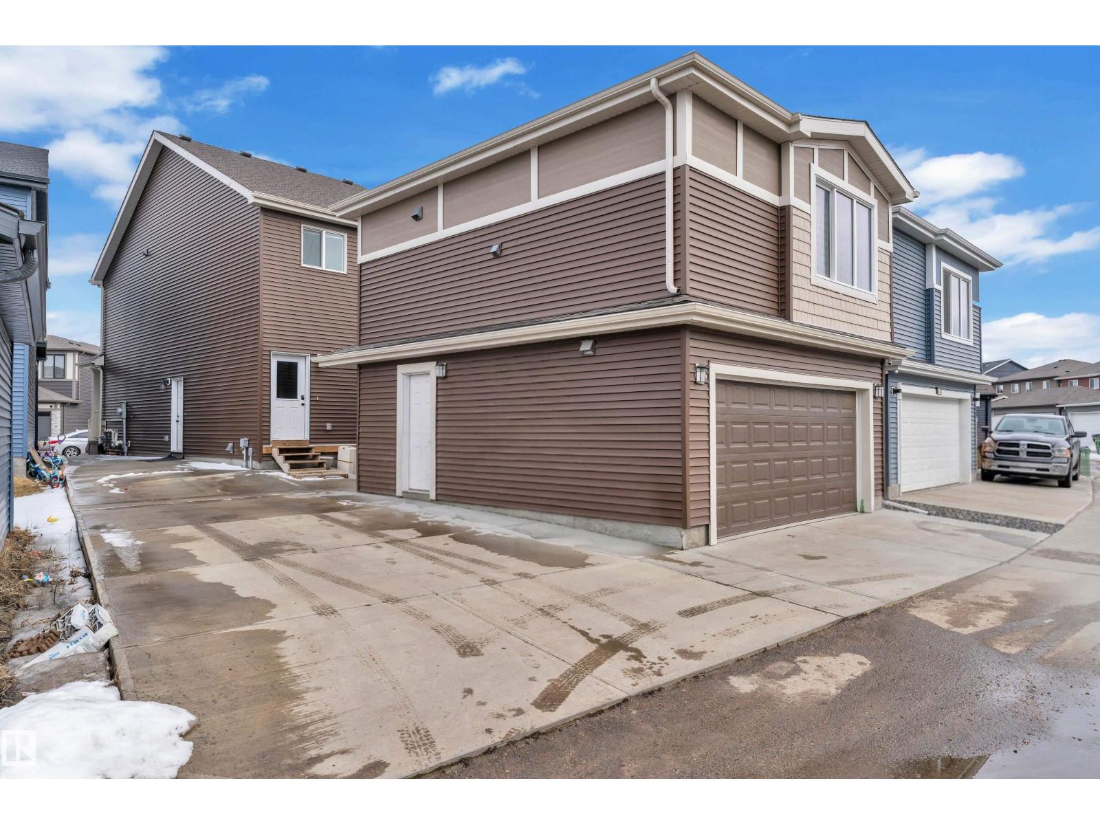 1645 PLUM CIRCLE CI SW - 41