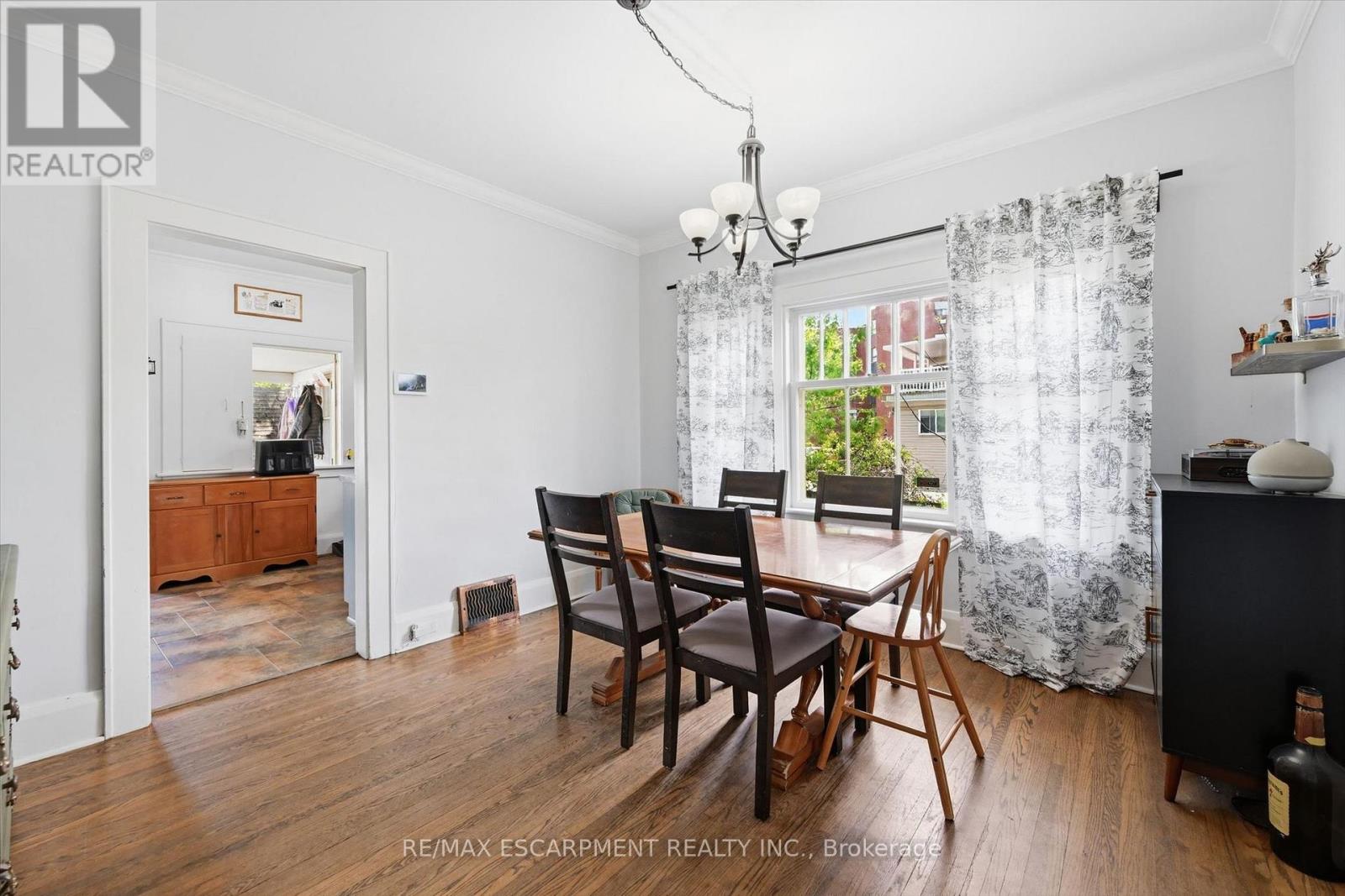 392 QUEENSTON STREET - 11